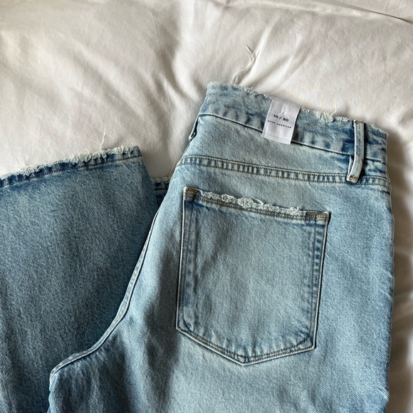 Good American Good Girlfriend Petite Jeans (size 10) - Picture 3 of 3